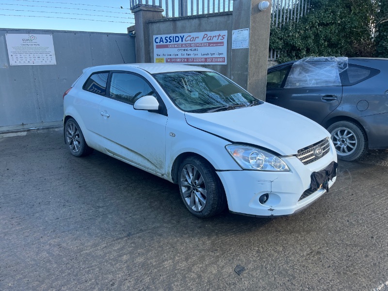 2010 KIA PROCEED PRO CEE'D 1.6 EX 3DR for breaking