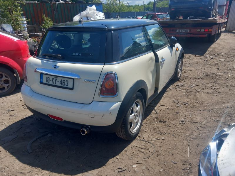 2010 MINI HATCH MF32 3DR 1.6 R56 COOPER for breaking