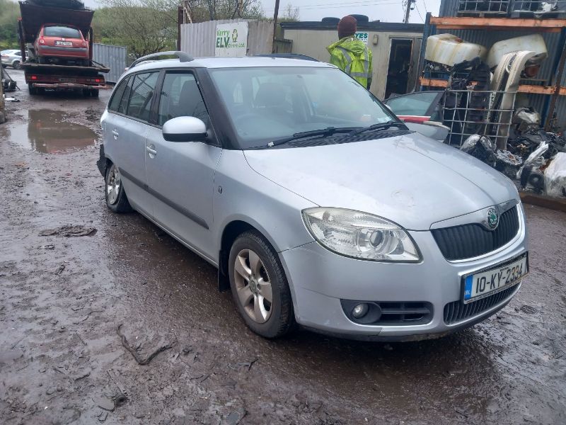 2010 SKODA FABIA COM AMBIENTE 1.2 70HP 5DR for breaking
