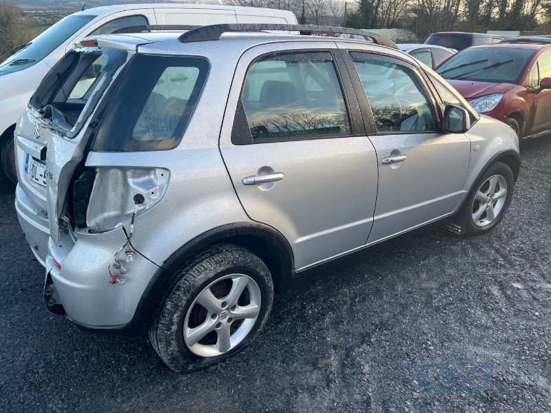 2010 SUZUKI SX4 1.5 4DR for breaking