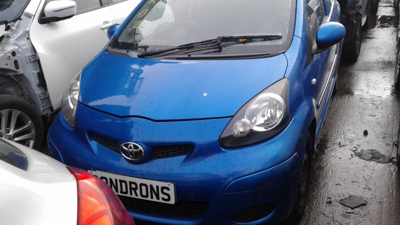 2010 TOYOTA AYGO 1.0 VVT-I BLUE 5DR for breaking