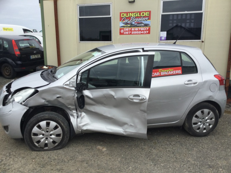 2010 TOYOTA YARIS  for breaking