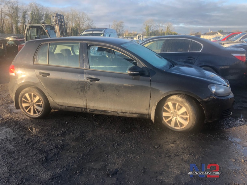 2010 VOLKSWAGEN GOLF 1.6 TDI SE 105PS 5DR AUTO for breaking