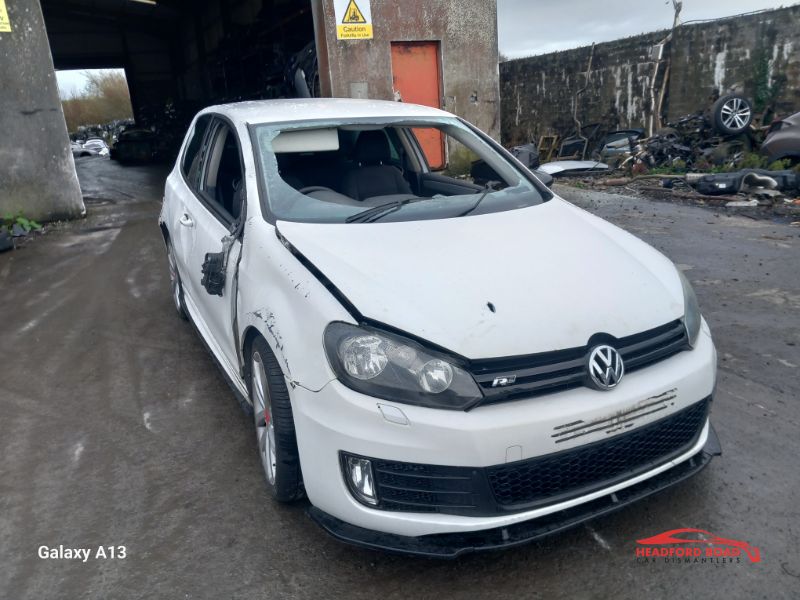 2010 VOLKSWAGEN GOLF HIGHLINE 1.6 TDI MANUAL 5SPEED 105BHP 3DR for breaking