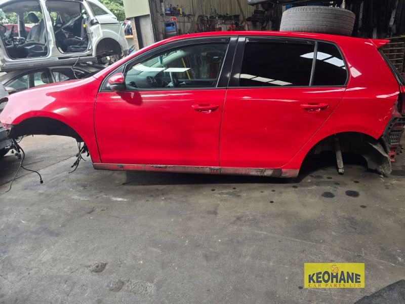 2010 VOLKSWAGEN GOLF TRENDLINE 1.6 TDI MANUAL 5SPEED 90BHP 5DR for breaking