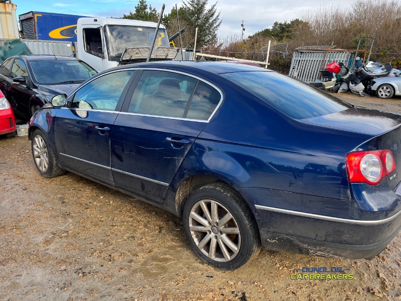2010 VOLKSWAGEN PASSAT HIGHLINE BLUEMOTION 2.0 TDI MANUAL 6SPEED FWD 140BHP 4DR for breaking