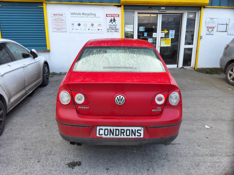 2010 VOLKSWAGEN PASSAT TRENDLINE BASE MODEL 2.0 TDI M for breaking
