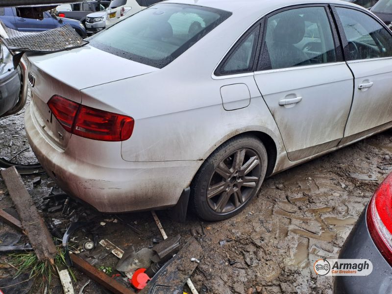 2011 AUDI A4 TECHNIK TDI for breaking
