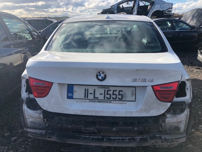 2011 BMW 3 SERIES 318 for breaking