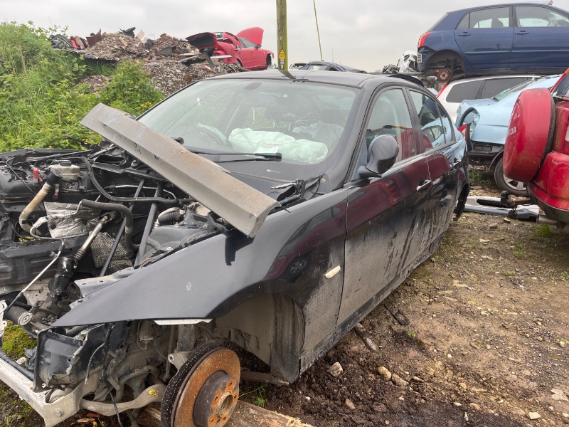 2011 BMW 3 SERIES 320 for breaking