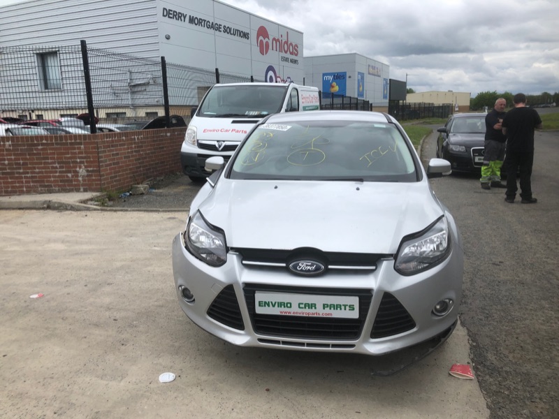 2011 FORD FOCUS FOCUS ZETEC 125 for breaking