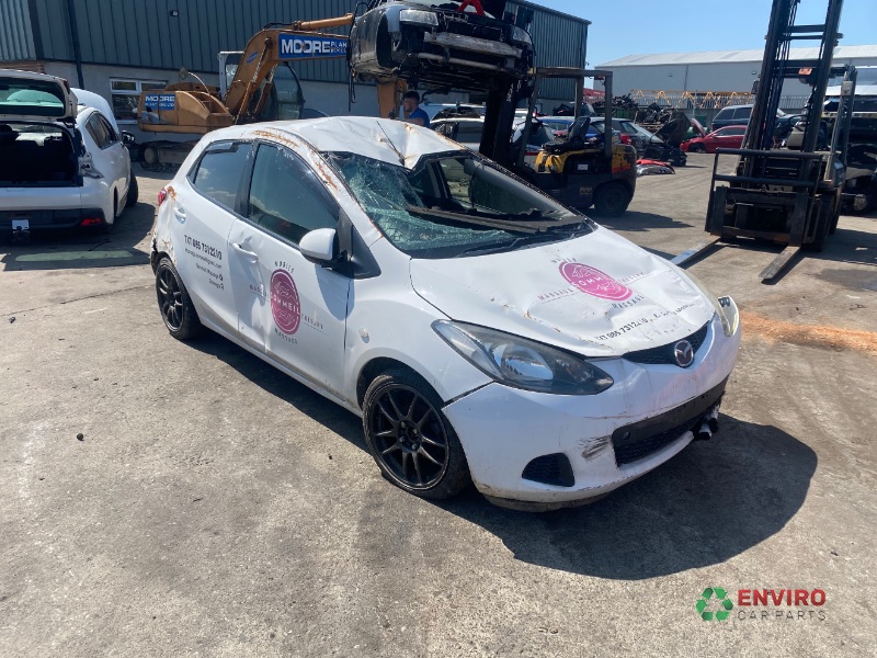 2011 MAZDA DEMIO DE3FS CVT 5DR AUTO for breaking