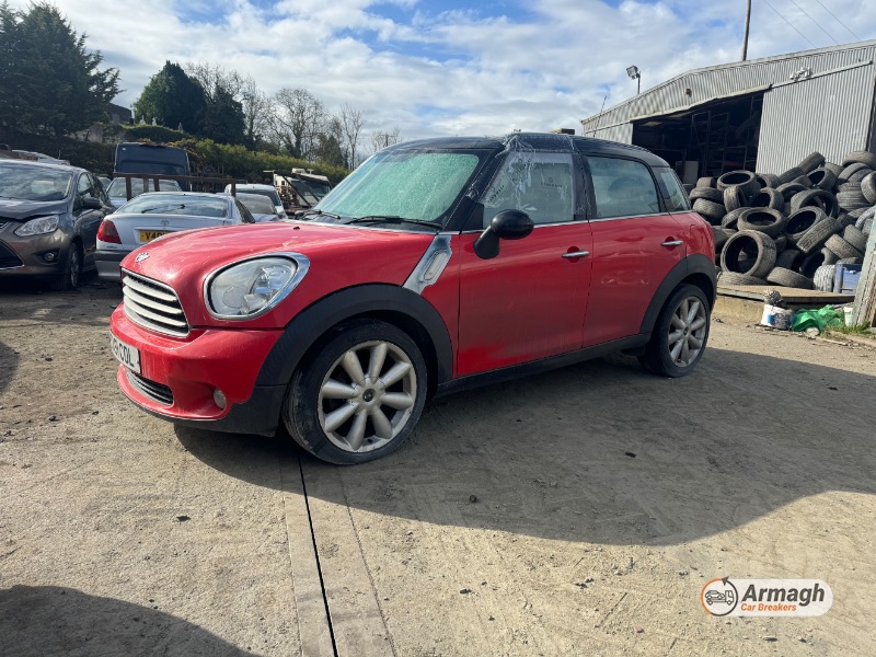 2011 MINI COUNTRYMAN COOPER D for breaking