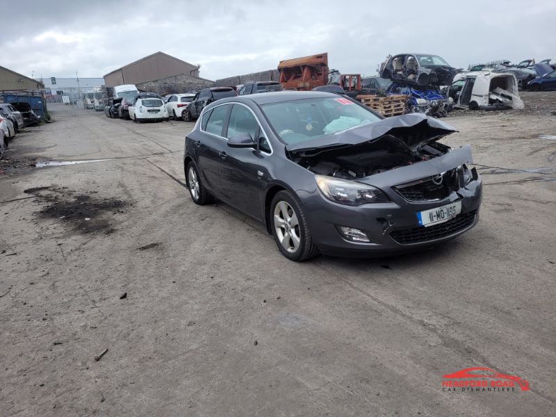 2011 OPEL ASTRA SRI 2.0 CDTI 160PS 5DR for breaking