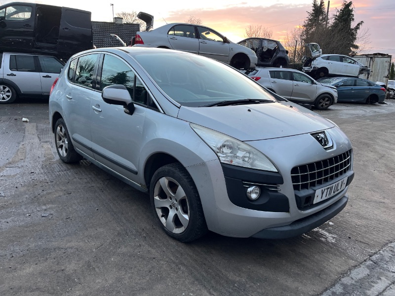 2011 PEUGEOT 3008 SPORT HDI S-A for breaking