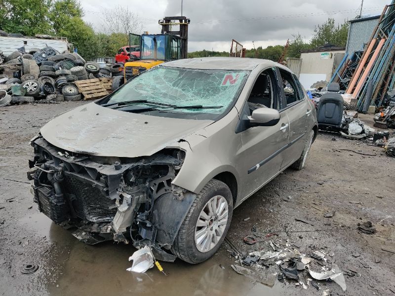 2011 RENAULT CLIO 3 PH2 1.5 DCI 85 DYNAMIQUE 5DR for breaking