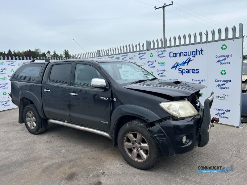 2011 TOYOTA HILUX 3.0 D-4D D/CAB INVINCIBLE 4DR for breaking