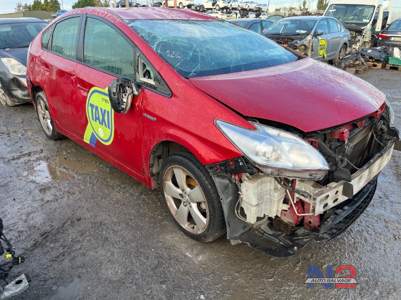 2011 TOYOTA PRIUS T SPIRIT 5DR AUTO for breaking