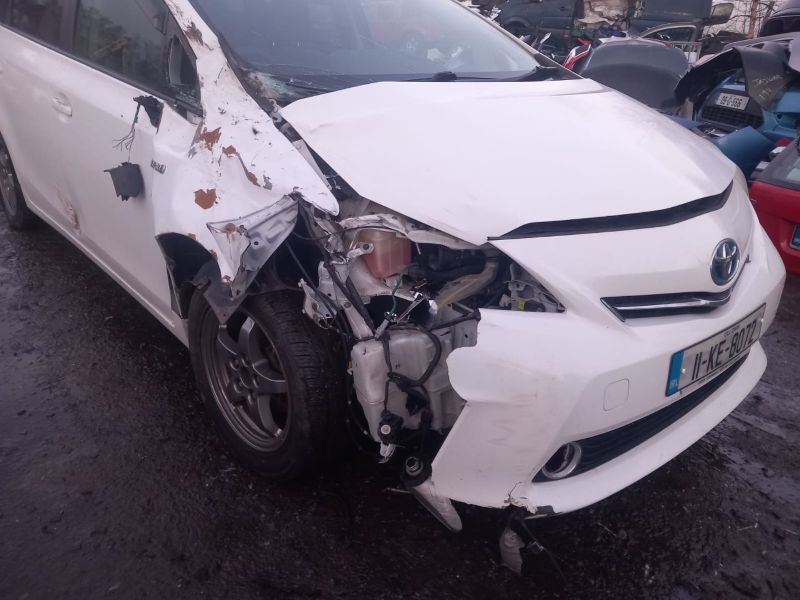 2011 TOYOTA PRIUS ZVW41W 5DR AUTO for breaking