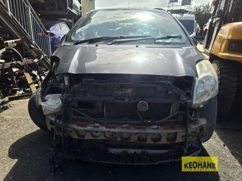 2011 TOYOTA YARIS 1.0 SPORT 5DR for breaking