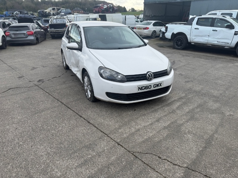 2011 VOLKSWAGEN GOLF MATCH TDI BLUETECH for breaking