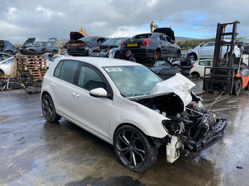 2011 VOLKSWAGEN GOLF MATCH TDI for breaking