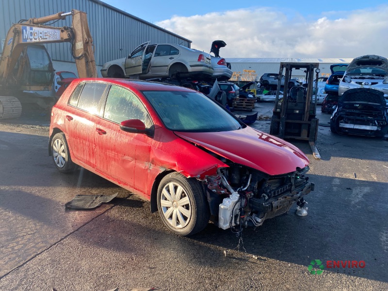 2011 VOLKSWAGEN GOLF MATCH TDI for breaking