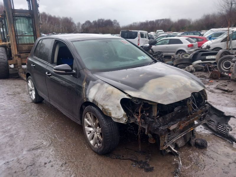 2011 VOLKSWAGEN GOLF TRENDLINE 1.6 TDI MANUAL 5SPEED 90BHP 5DR for breaking