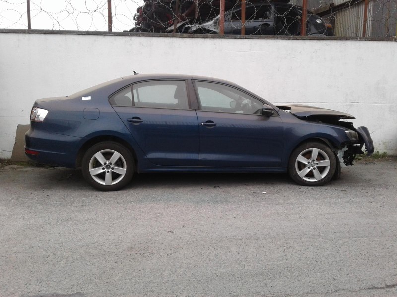 2011 VOLKSWAGEN JETTA COMFORTLINE 1.6 TDI MANUAL 6SP for breaking