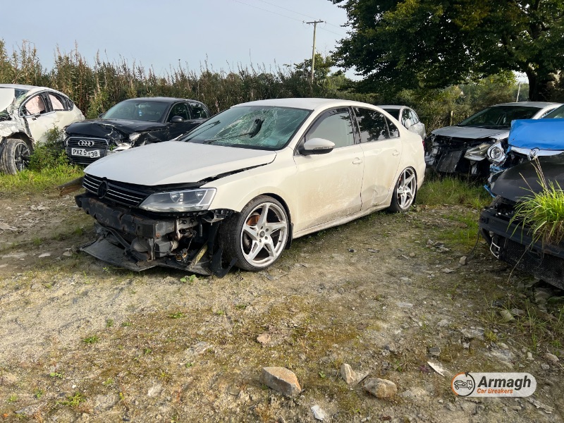 2011 VOLKSWAGEN JETTA SPORT TDI for breaking