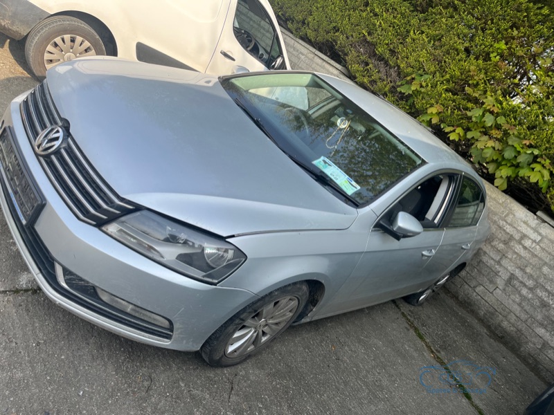 2011 VOLKSWAGEN PASSAT COMFORTLINE 1.6 TDI MANUAL 6SPEED FWD 105BHP 4DR for breaking