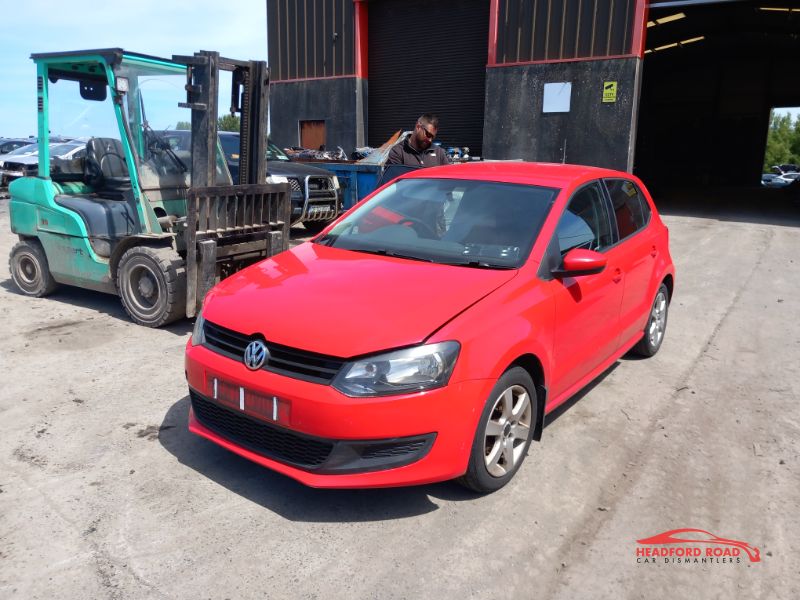 2011 VOLKSWAGEN POLO TRENDLINE 1.2 TDI MANUAL 5SPEED 75BHP 5DR for breaking