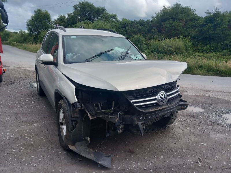 2011 VOLKSWAGEN TIGUAN TREND & FUN 2.0 TDI MANUAL 6SPEED FWD 110HP 4DR for breaking