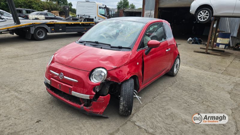 2012 FIAT 500 LOUNGE RIGHT HAND DRIVE for breaking