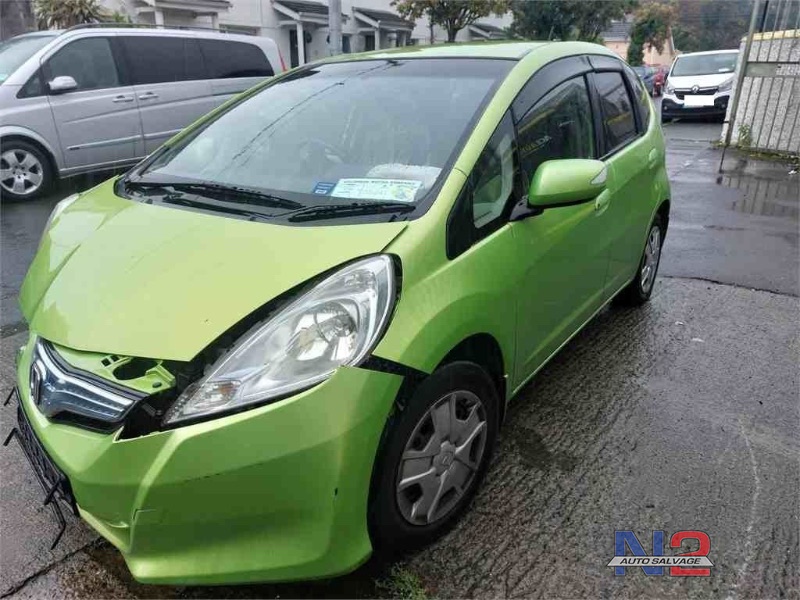 2012 HONDA FIT 1.3 GP1 CVT HYBRID 5DR AUTO DAA-GP1 for breaking