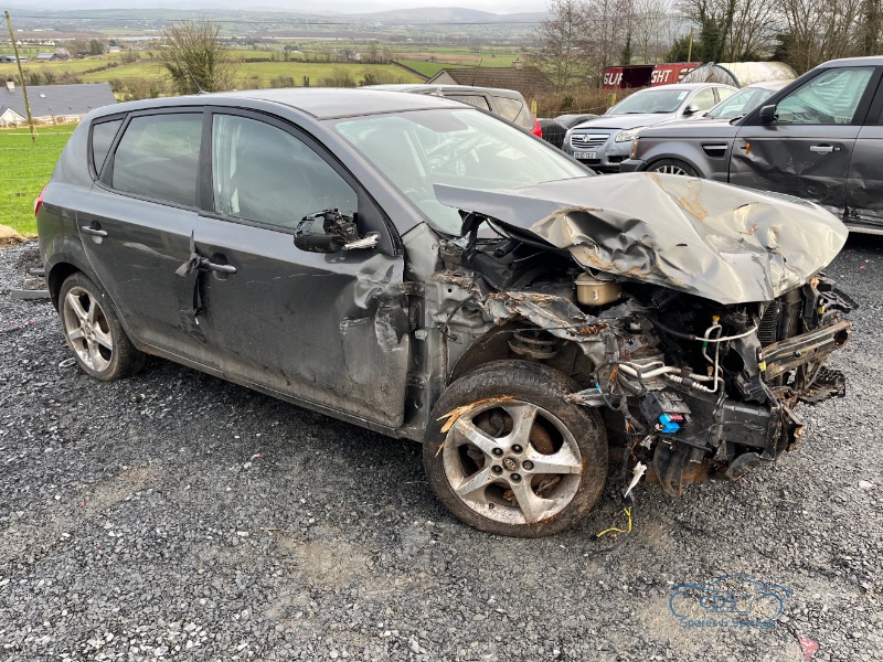 2012 KIA CEED 3 CRDI for breaking