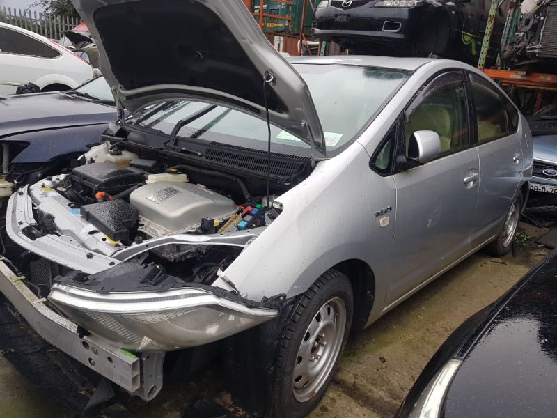 2012 TOYOTA PRIUS NHW20 5DR AUTO for breaking