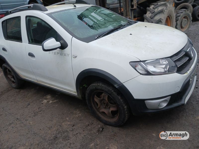 2013 DACIA SANDERO STEPWAY LAUREATE DCI for breaking
