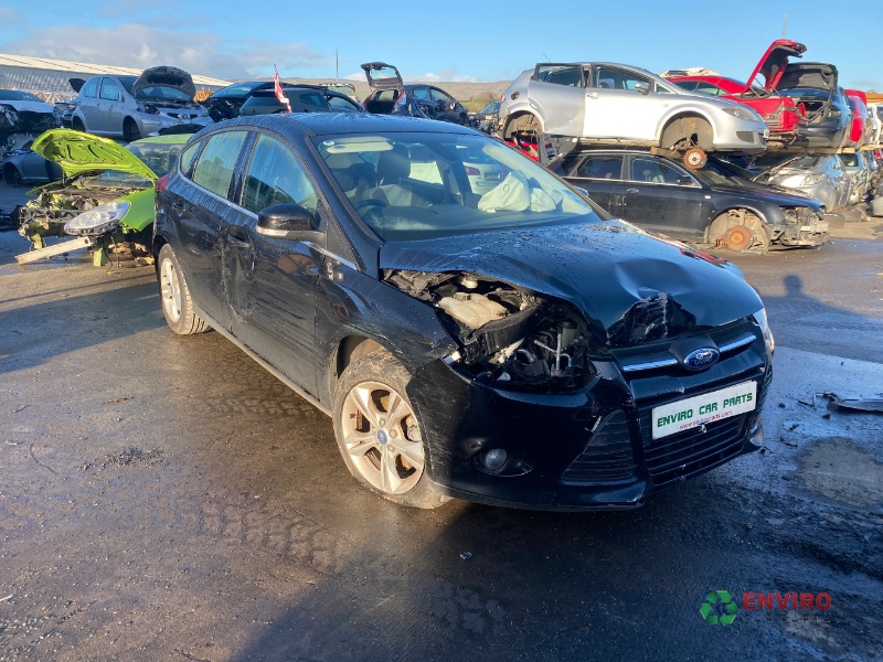2013 FORD FOCUS ZETEC 125 AUTO for breaking