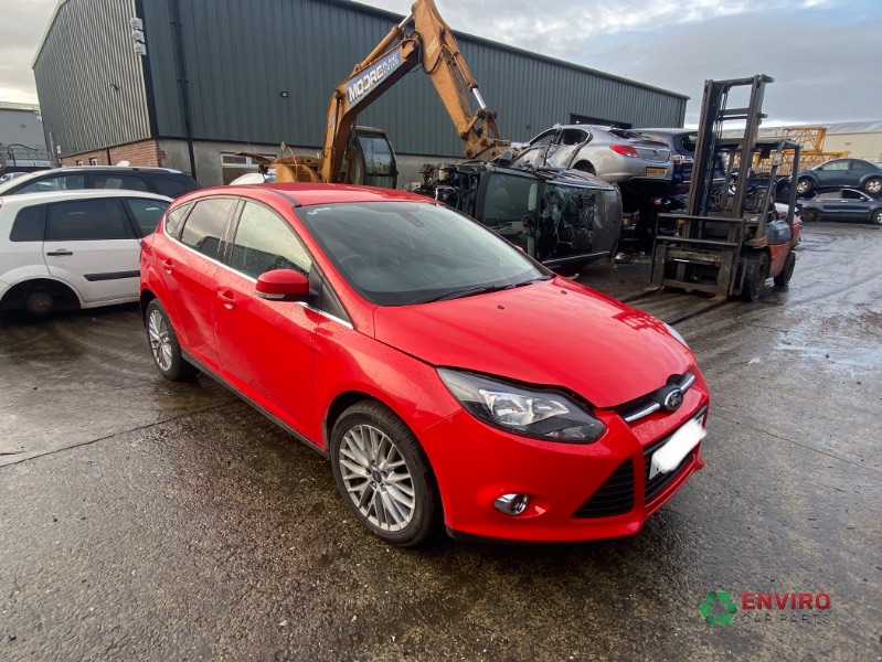 2013 FORD FOCUS ZETEC TURBO for breaking