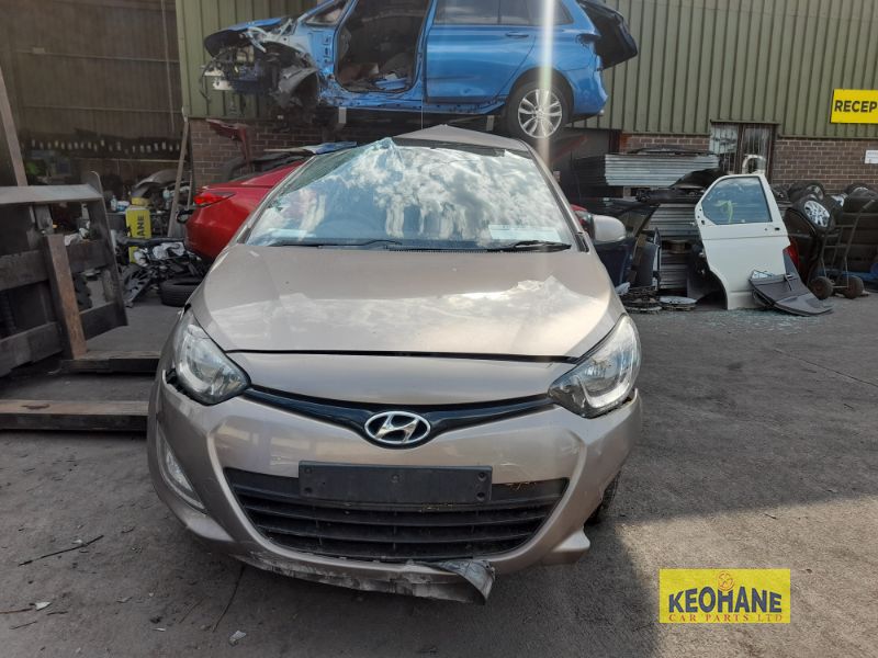 2013 HYUNDAI I20 1.4 DSL PREMIUM 4DR for breaking