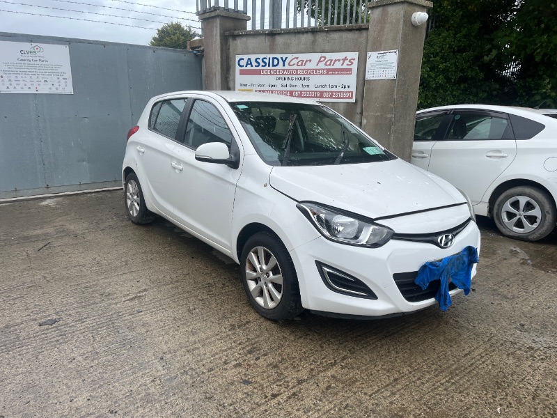 2013 HYUNDAI I20 ACTIVE 84BHP 5DR 85PS for breaking