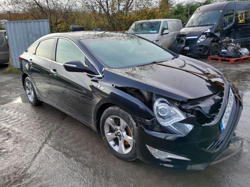 2013 HYUNDAI I40 1.7 CRDI STYLE B/DR 115PS 4DR for breaking
