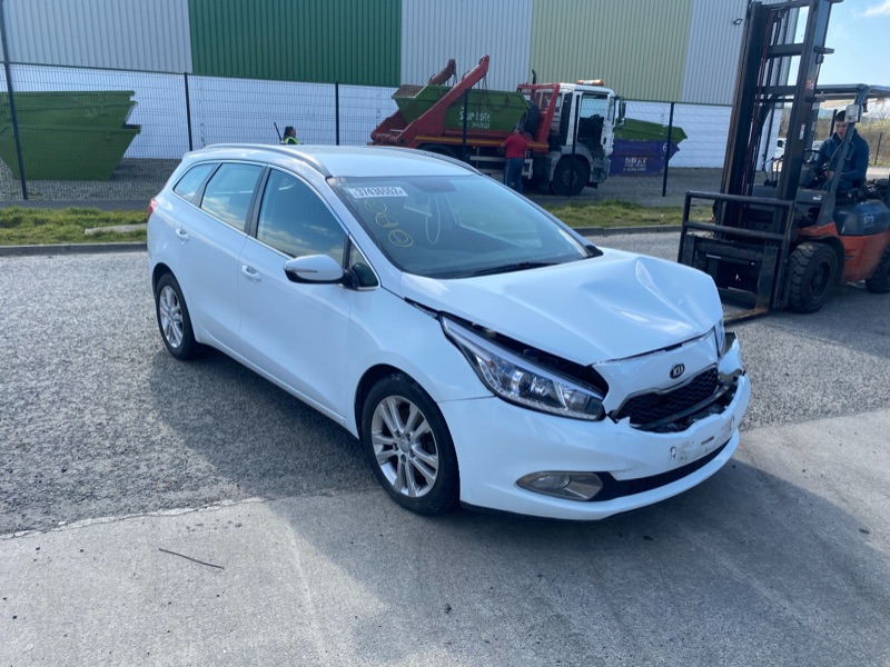 2013 KIA CEED 2 ECODYNAMICS CRDI for breaking