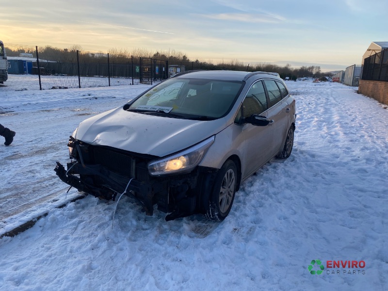 2013 KIA CEED 2 ECODYNAMICS CRDI for breaking