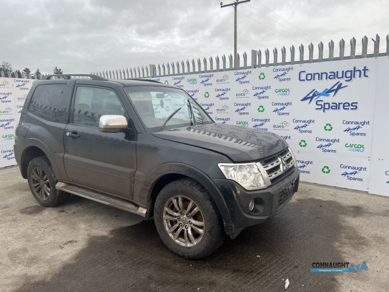 2013 MITSUBISHI SHOGUN WARRIOR DI-D SWB for breaking