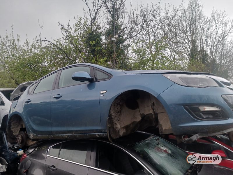 2013 OPEL ASTRA VAUXHALL ENERGY CDTI for breaking