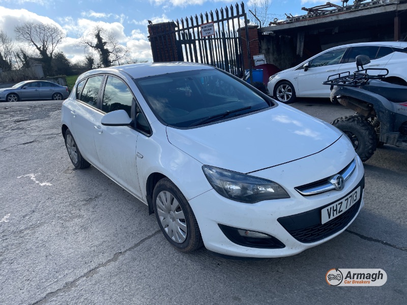 2013 OPEL ASTRA VAUXHALL EXCLUSIVE CDTI ECOFLEX SS for breaking