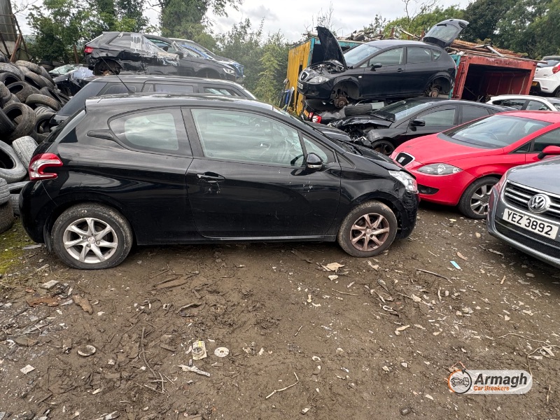 2013 PEUGEOT 208 ACTIVE for breaking