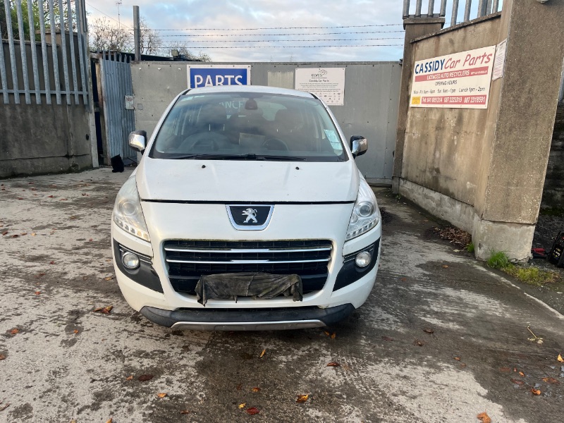 2013 PEUGEOT 3008 2.0 E-HDI 200 HYBRID 4 SR AUTO for breaking